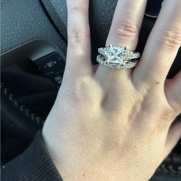 Diamond Nexus Jewelry - Vintage Diamond Nexus “Pompeii” Sz6 gorgeous SIMULATED DIAMOND CZ 14kWG w/papers